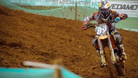 24VS体育直播-历届意甲联赛夺冠球队完整统计与冠军奖杯图谱